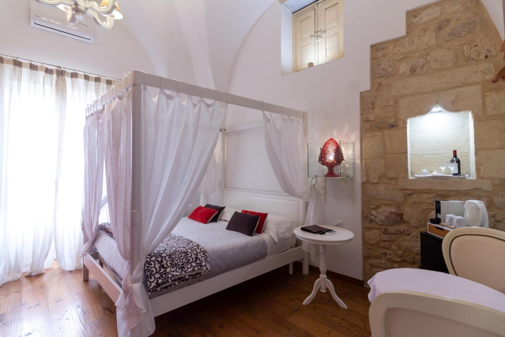 Le Nicchie Luxury Bed & Breakfast 2*